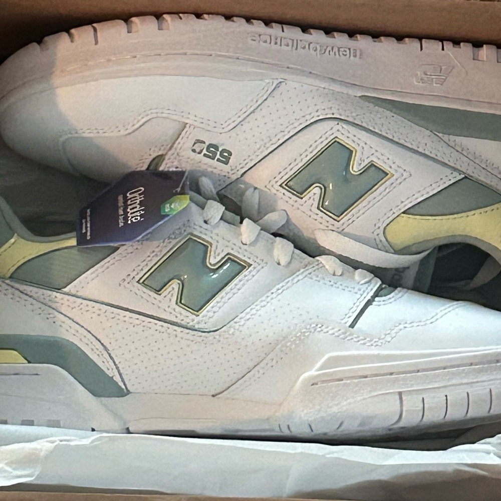 New Balance 550 White with Mint Green and Lemon Accents women’s sz 10